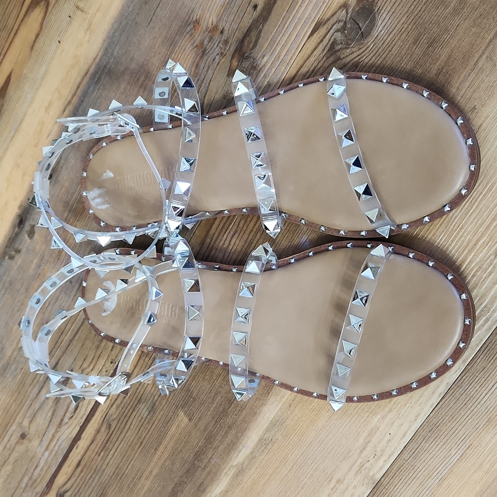 Cushionaire sandal, size 7
